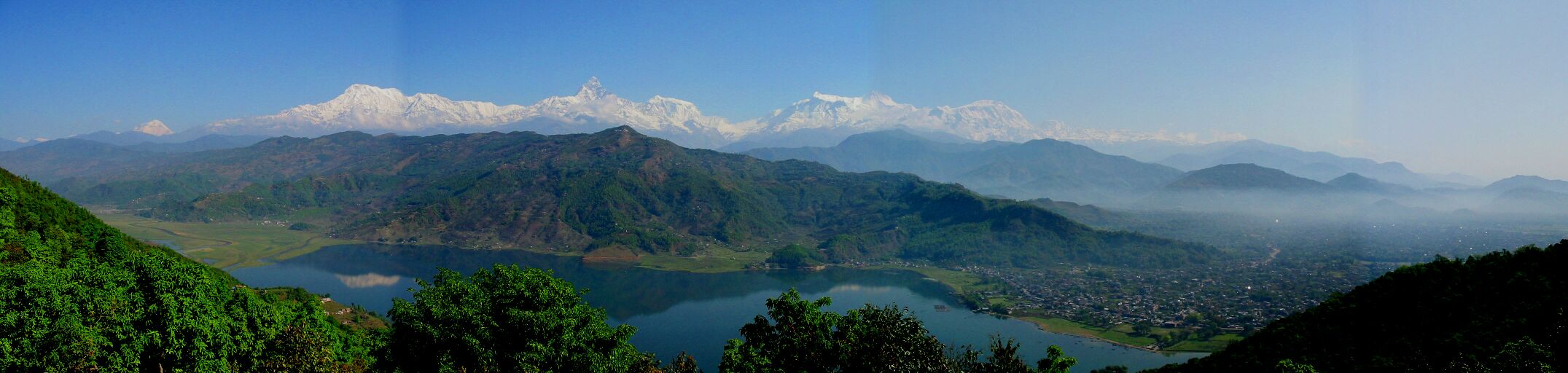 Annapurna range_lake panorama yetizone alike.jpg